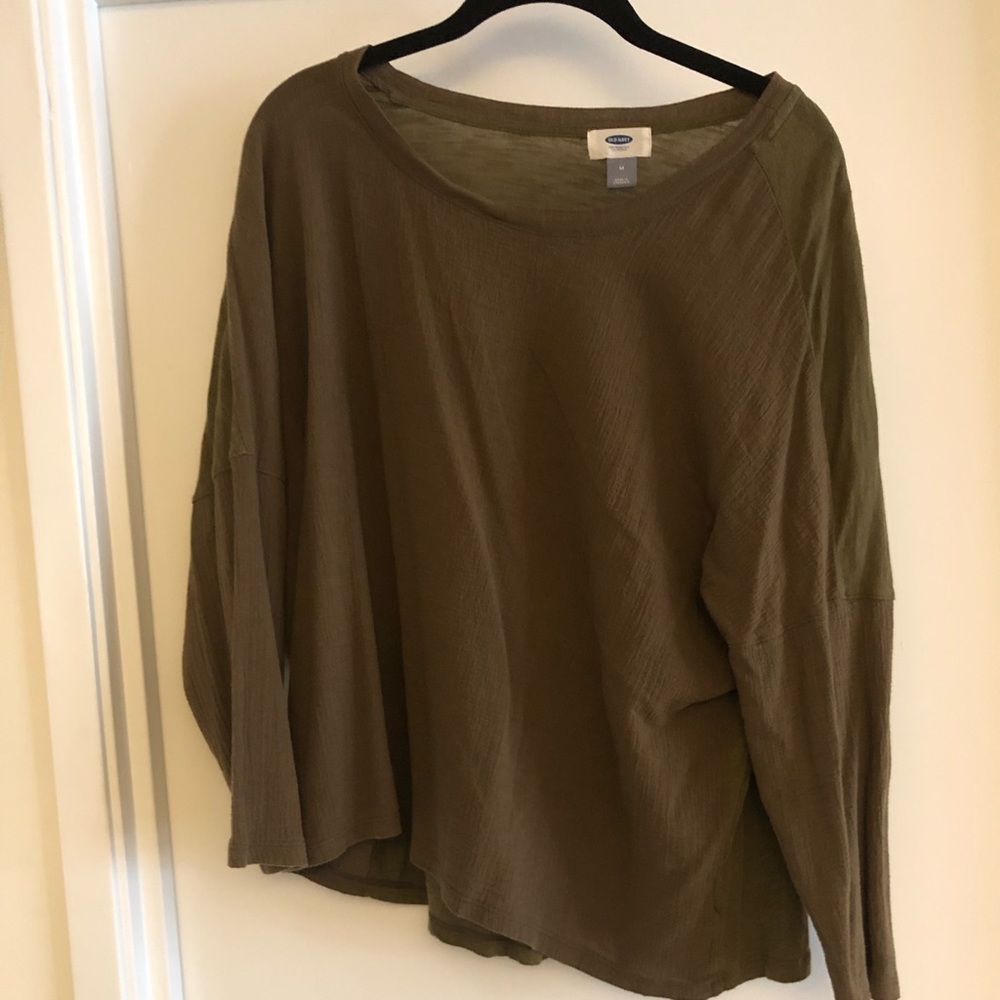 3/4 length sleeve shirt